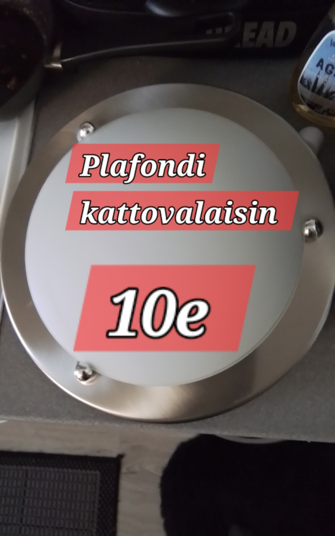 Sekalaista toimivaa tavaraa myynnissä