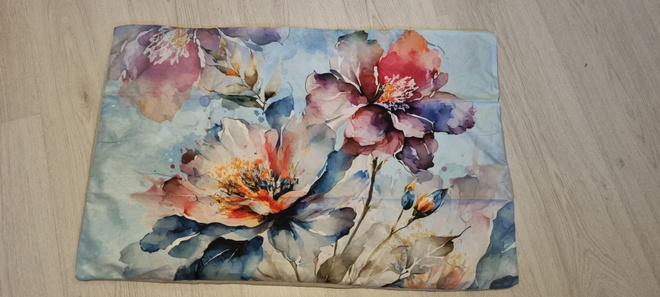 Tyynyliina,mitat 75 x 47 cm.