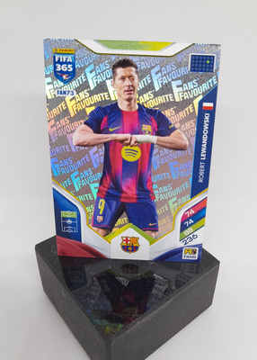 Robert Lewandowski - Panini FIFA 365 2025/26 - Fans Favourit