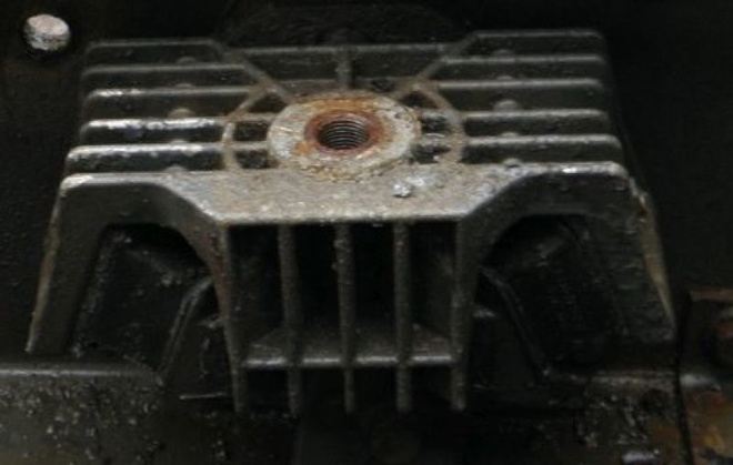 MB 1217 Atego vaihdelaatikon kumityynyt