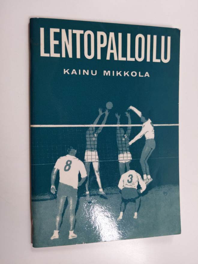 Kainu Mikkola : Lentopalloilu kilpaurheiluna