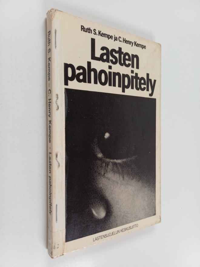 Ruth S. Kempe ym. : Lasten pahoinpitely