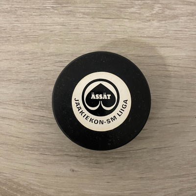 Jääkiekko Ässät - Jääkiekon SM-Liiga. 70- / 80-luvun taite.