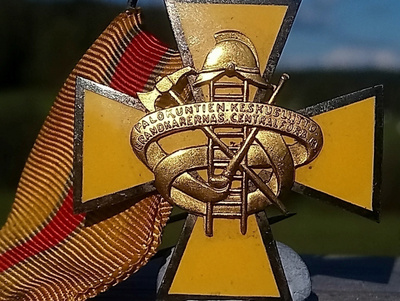 VPK Emalinen risti. Koko - 41*41mm. Ehjät emalit.