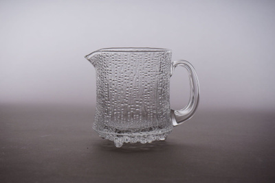 1016. Iittala 'Ultima Thule' kaadin, Tapio Wirkkala.
