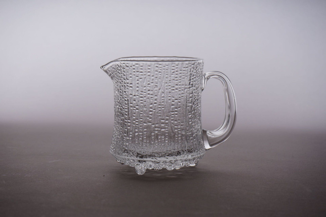1016. Iittala 'Ultima Thule' kaadin, Tapio Wirkkala.