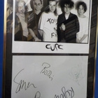 THE CURE TAULU KOKO BÄNDIN NIMMAREILLA - pikkukuva 1
