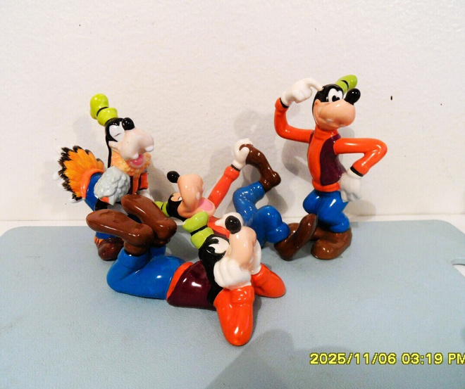 NÄYTTÄVÄT & HARVINAISET POSLIINISET DISNEY HESSU FIGUURIT