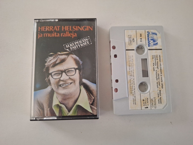 C-kasetti HERRAT HELSINGIN ( mm. Simo Salminen ja Hiski )