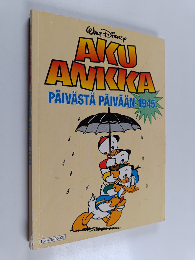 Walt Disney : Aku Ankka päivästä päivään 1945
