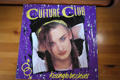 Culture Club:Kissing to be clever LP