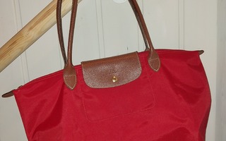 Longchamp laukku punainen