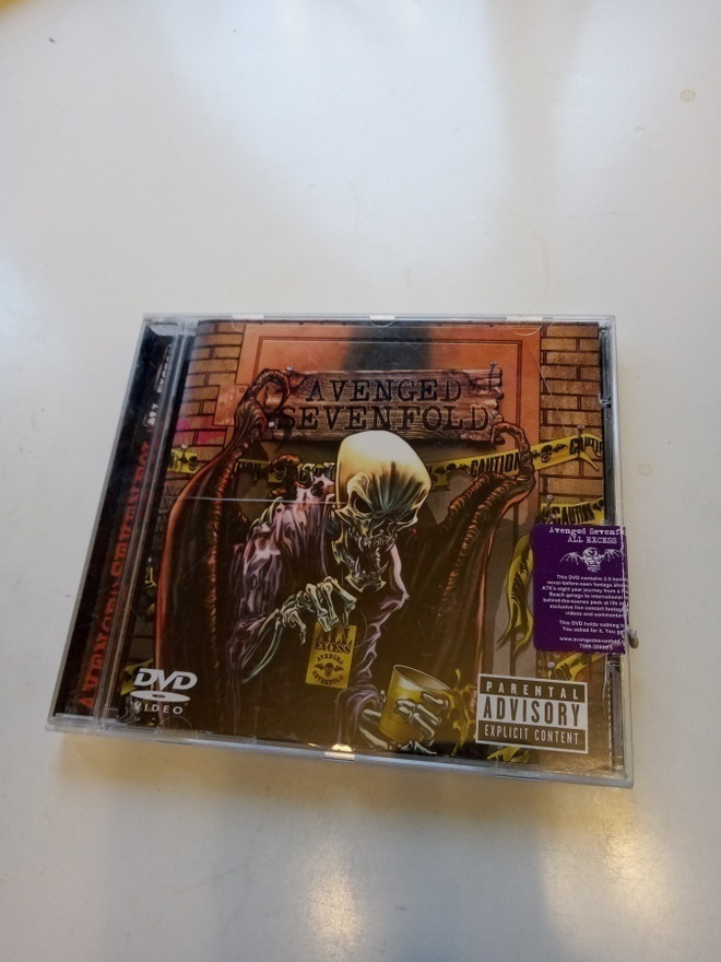 DVD AVENGED SEVENFOLD - ALL EXCESS  ( Sis.postikulut )