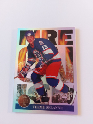 1994-95 Leaf Fire On Ice #12 Teemu Selänne