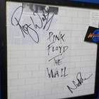 PINK FLOYD - THE WALL TAULU KAHDELLA NIMMARILLA - pikkukuva 1