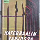 SaPo 20. Michael Gilbert: Katedraalin varjossa. 1. painos - pikkukuva 1