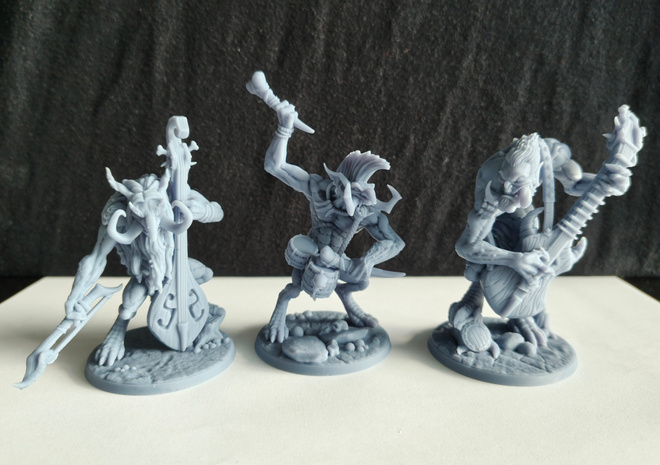 Rock and Trolls Trio -miniatyyrit maalaamattomat