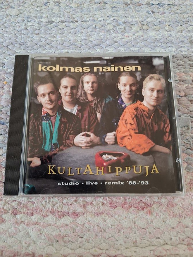 Kolmas Nainen-Kultahippuja