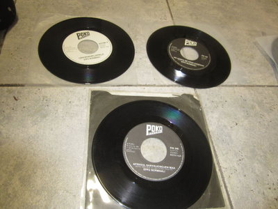 EPPU NORMAALI . 3 x SINGLE ( II )