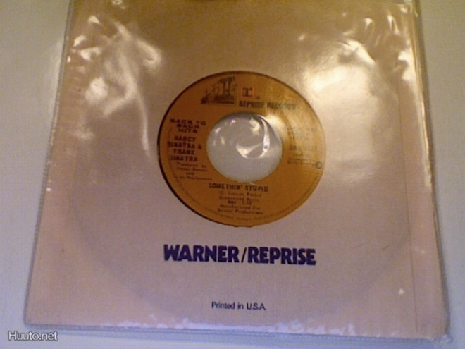 FRANK SINATRA & NANCY :: SOMETHIN' STUPID :: VINYYLI 7"