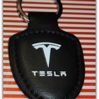 Pieni nahkainen Tesla avaimenperä - pikkukuva 1