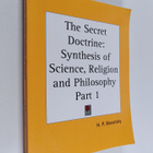 Helena Petrovna Blavatsky : The secret doctrine : the syn... - pikkukuva 1