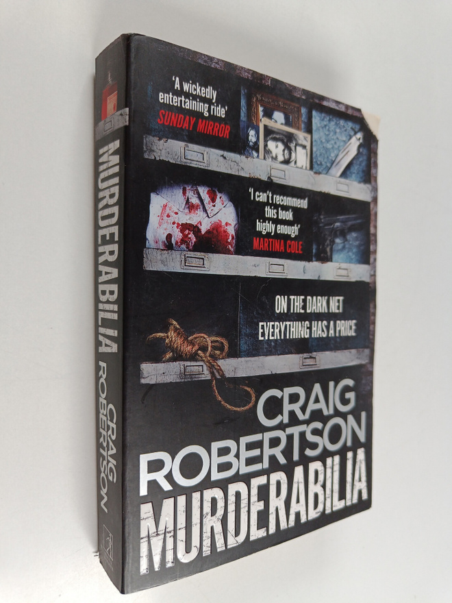 Craig Robertson : Murderabilia