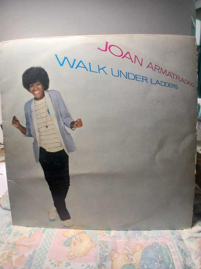 Joan Armatrading – Walk Under Ladders
