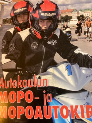 AUTOKOULUN MOPO- JA MOPOAUTOKIRJA