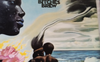 2 LP-LEVYÄ: MILES DAVIS : BITCHES BREW