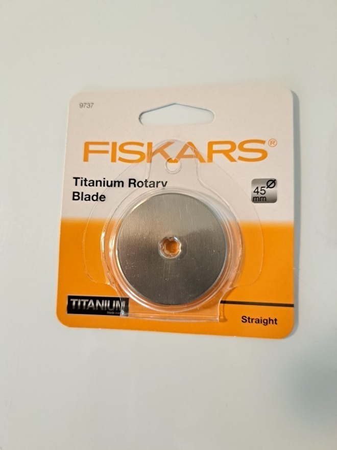 Paperileikkurin terä 45mm - Fiskars