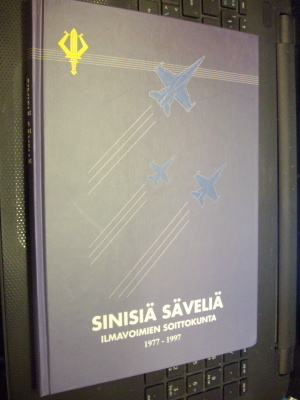 Sinisiä säveliä - Ilmavoimien soittokunta 1977-1997