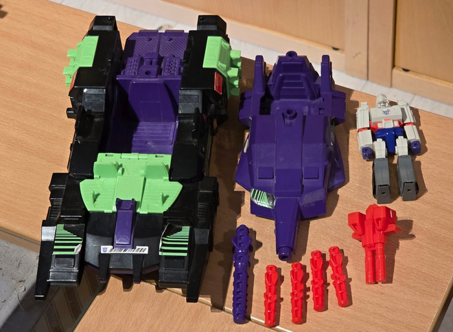 Transformers G1 NEUTRO-FUSION TANK & MEGATRON (AM) *100%*