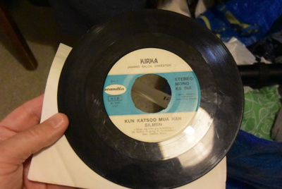 Kirka single