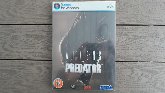 PC DVD: Aliens vs Predator, Steelbook peli (2010)