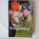 KAREN KINGSBURY & GARY SMALLEY : PETOLLISELLA JÄÄLLÄ - pikkukuva 1