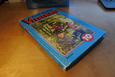 Enid Blyton: Viisikko retkellä, sidottu, hyvä