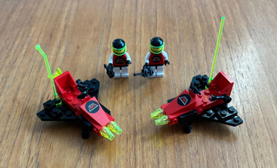 Lego 6811 Pulsar Charger ja 6811 Pulsar Charger