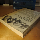 Len Deighton: Osteri, nidottu - pikkukuva 2