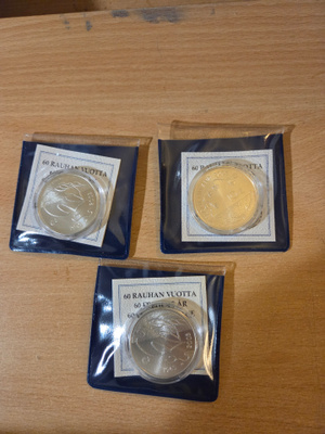 3 kpl 10 eur 2005 hopeaa "60 rauhan vuotta"