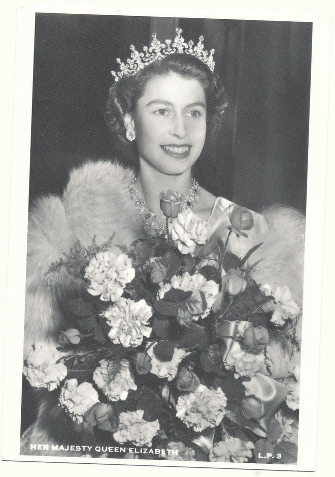 Kuningatar ELIZABETH II - UP