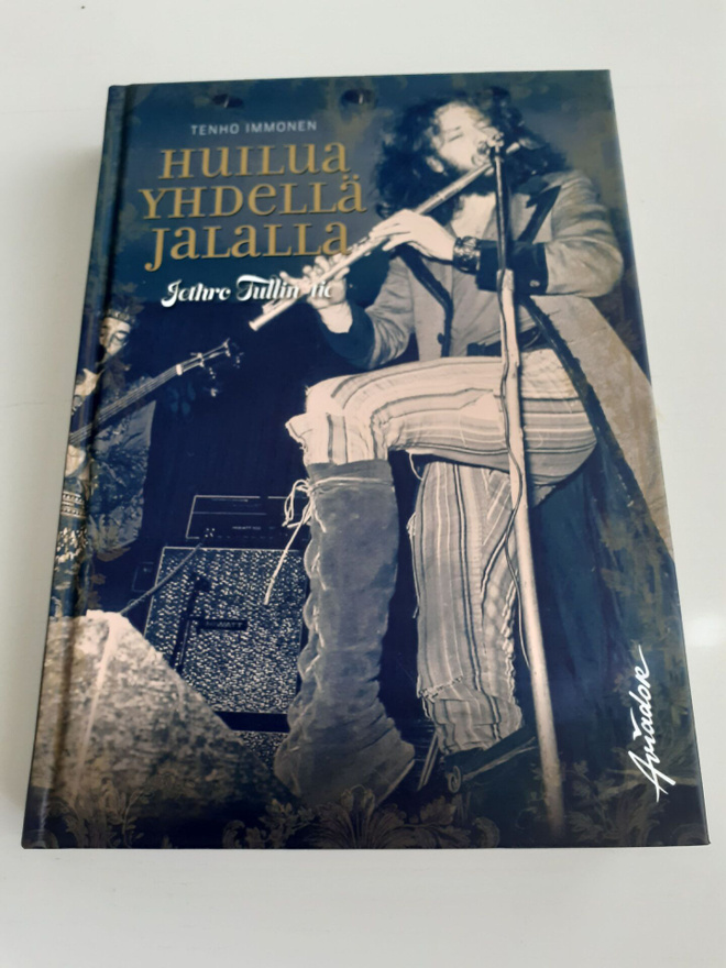 Huilua Yhdellä Jalalla Jethro Tullin Tie