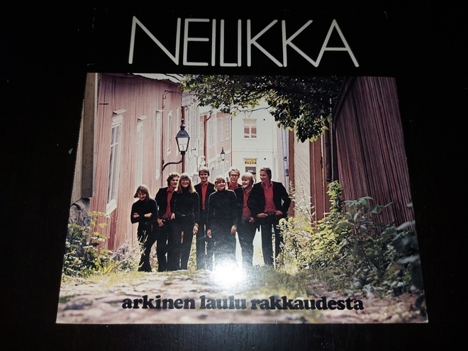 NEILIKKA - ARKINEN LAULU RAKKAUDESTA . LP ( RARE )