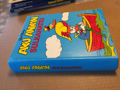 DISNEY AKU ANKAN SULKAHATTU HYVÄ
