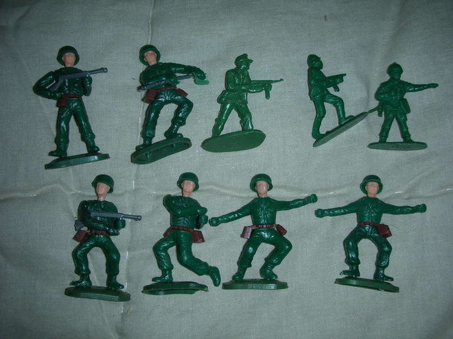 vintage figuurit sotilaita