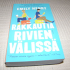 Emily Henry Rakkautta rivien välissä -pok - pikkukuva 1
