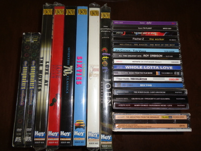 CD levyjä ja 2 DVD levyä