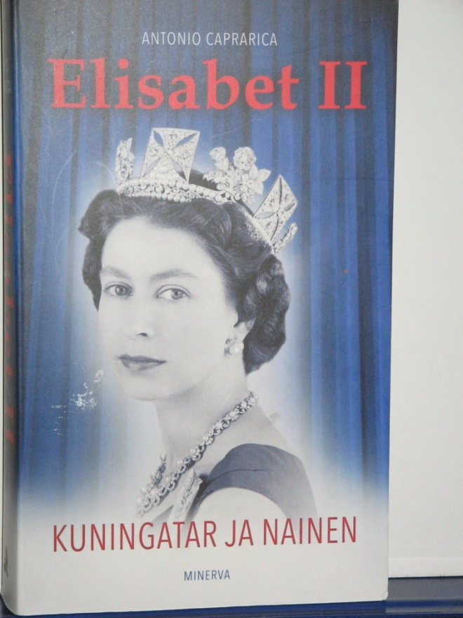 Antonio Caprarica : Elisabeth II  KUNINGATAR JA NAINEN