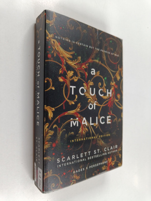 Scarlett St. Clair : A Touch of Malice