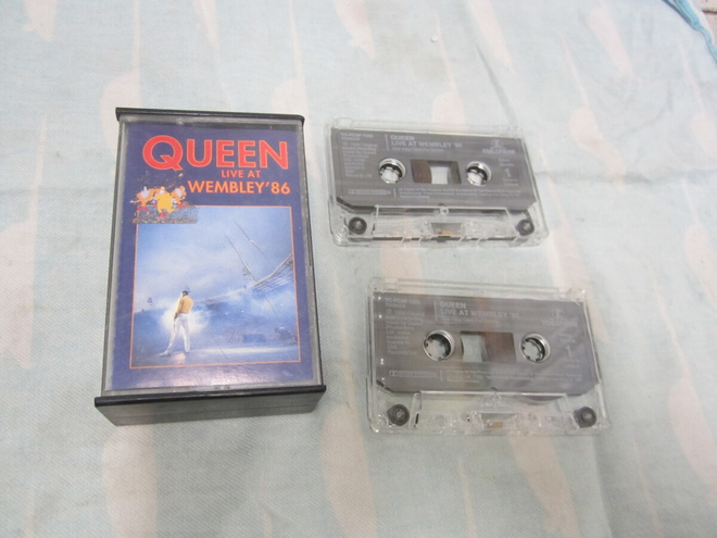 2 x c-kasetti Queen - Live At Wembley '86